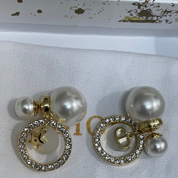 Dior - Picture 1 of 13